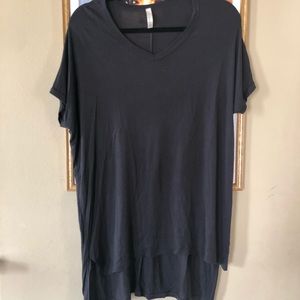 Hi low shirt in charcoal